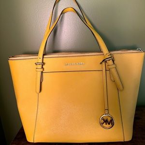Michael Kors pale yellow shoulder bag